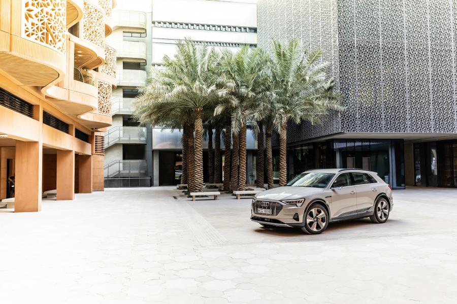  Audi e-tron 55 Quattro 2019 года  (WW) (фото 300 из 452)